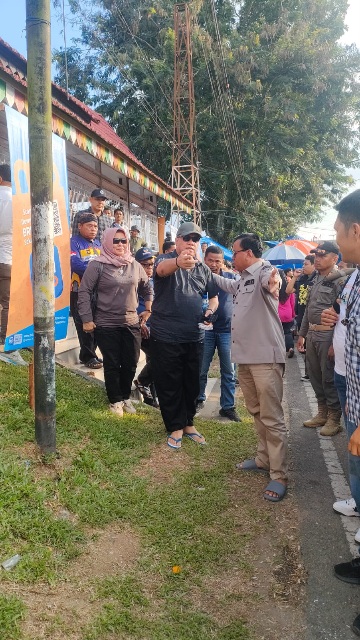 Pacu Jalur Kuansing jadi Sarana Pendekatan dengan Warga, Sekretaris Nasdem Riau Yopi jadi Perhatian Penonton
