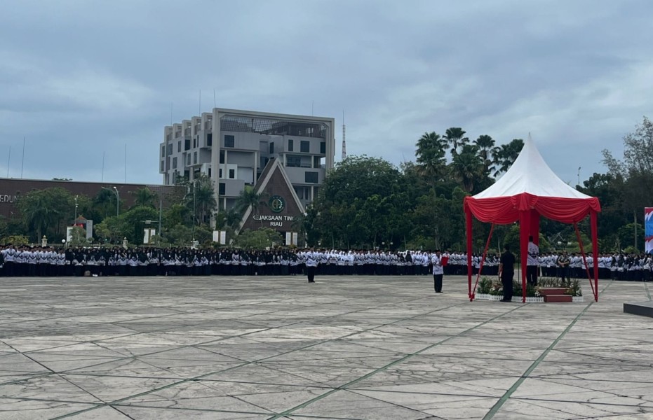 Pimpin Apel HUT PGRI, Plt Gubri : Negara Kuat Karena Kehadiran Guru yang Hebat