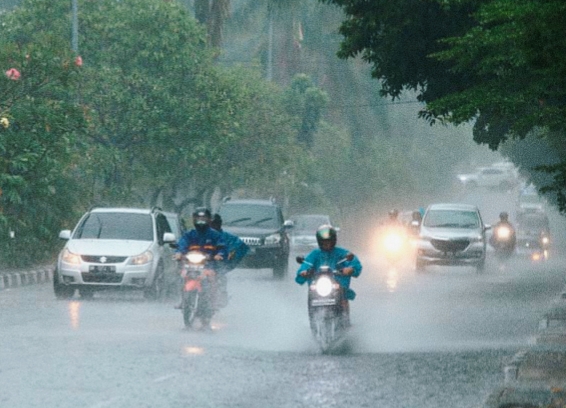 BMKG Prediksi Riau Hujan Merata Hari Ini, Waspada Potensi Petir dan Angin Kencang