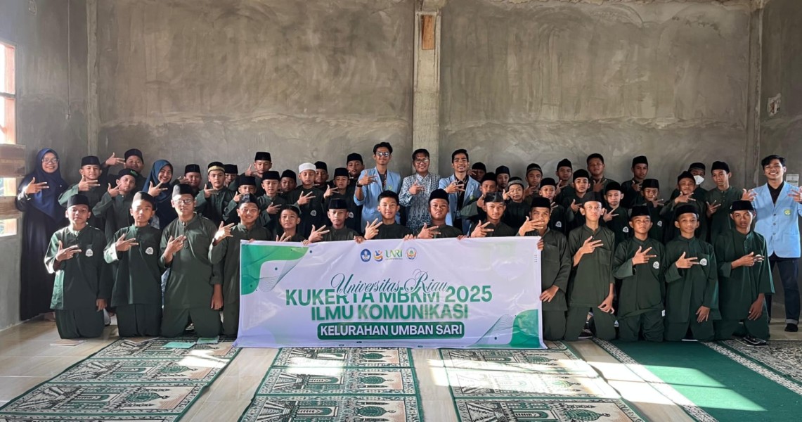 Mahasiswa Kukerta Unri Gelar Edukasi Etika dan Jejak Digital di MTs Darul Ridho