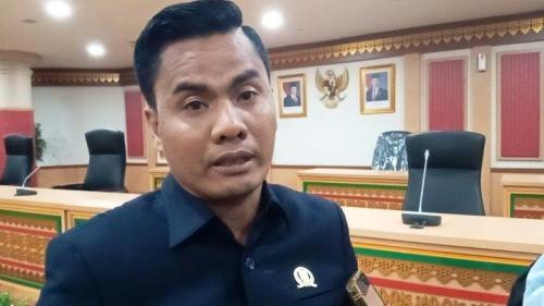 Potensi Tingkatkan PAD Triliunan, DPRD Riau Lirik Pajak dari Batang Sawit