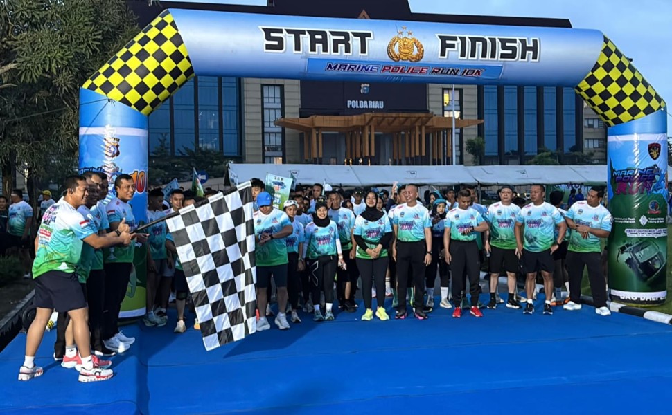 Lepas Peserta Marine Police Run 10K, Kapolda Riau Ajak Masyarakat Jaga Alam