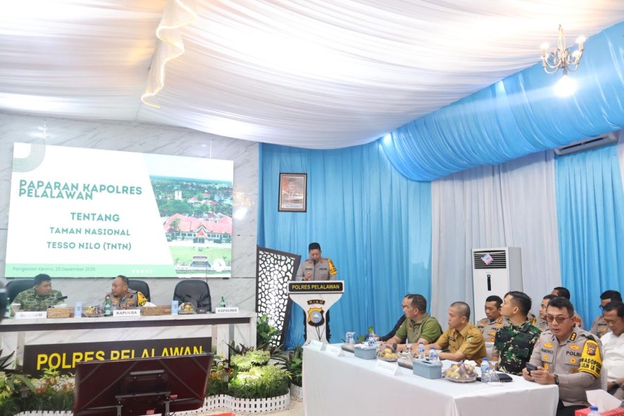Kapolda Riau Bersama Danrem Dorong Penyelesaian Konflik TNTN Secara Humanis