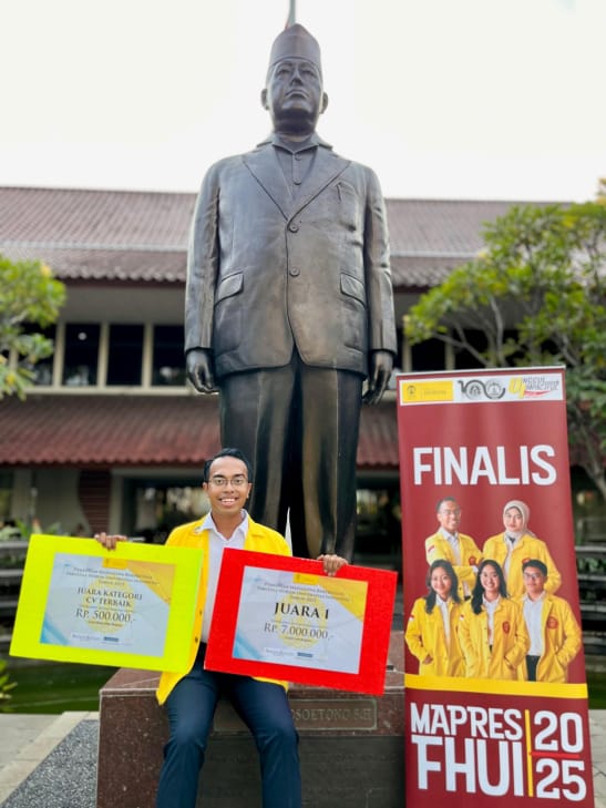 Hebat, Immanuel Raih Juara dan CV Terbaik Pemilihan Mahasiswa Berprestasi FH UI 2025