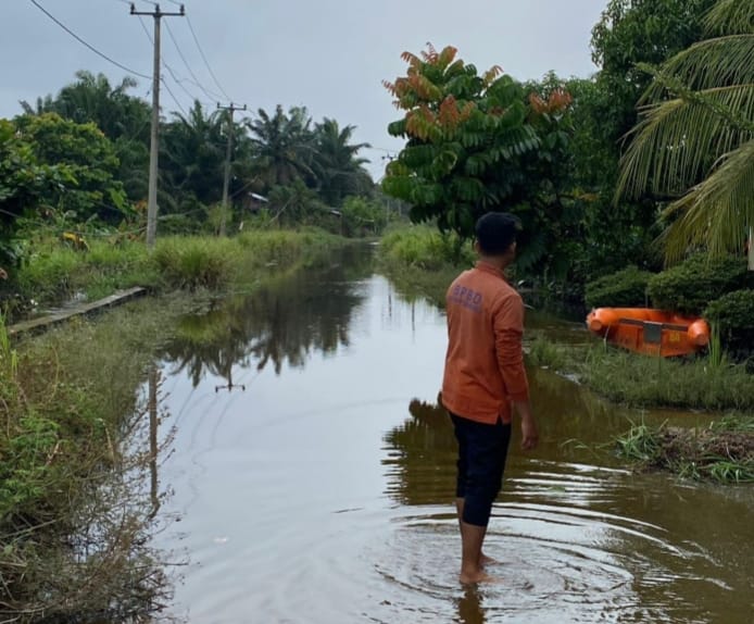 Debit Air Terus Naik, Warga Bantaran Sungai Siak Diminta Waspada