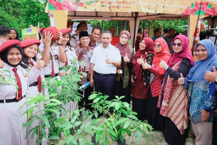 Jadikan Riau Lebih Hijau, Gubri Luncurkan Program Gurindam