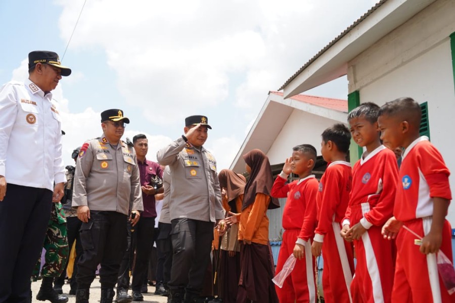 Gubri dan Kapolda Kunker ke Kepulauan Meranti, Tinjau Pos Satkamling Jembatan Panglima Sampul, hingga Green Policing