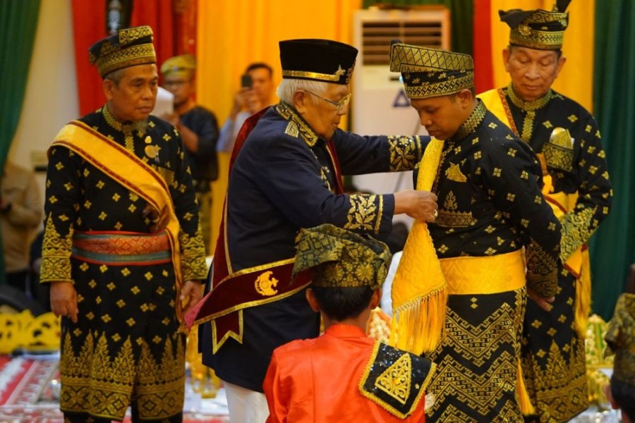 Kisah Haru Gubri Abdul Wahid, Dari Anak Kampung Jadi Datuk Seri