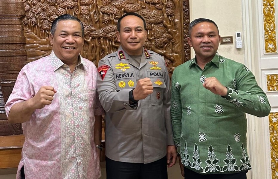 Tepis Isu Perpecahan, Irjen Herimen Ajak Gubernur Riau serta Wagub Bertemu dan Salam Komando
