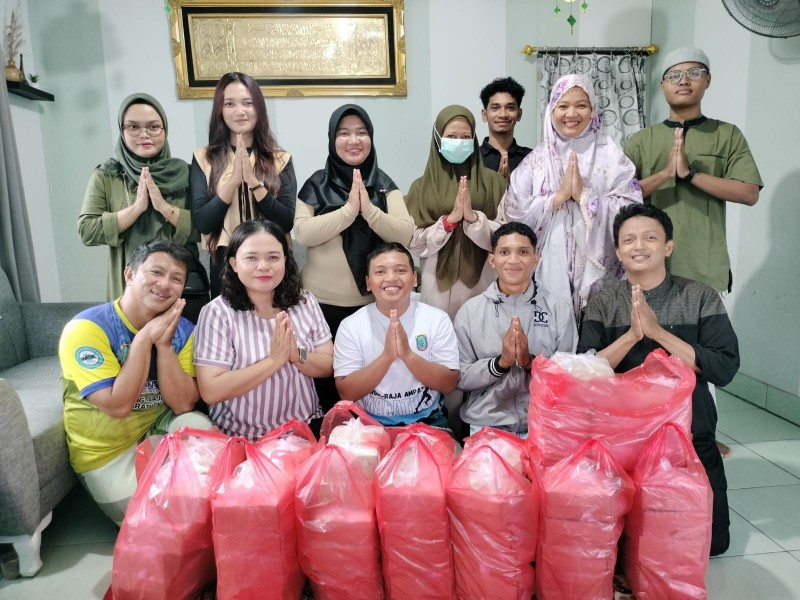 Peringati Hari Jadi, Potensi SAR MFR Bagi-bagi Takjil