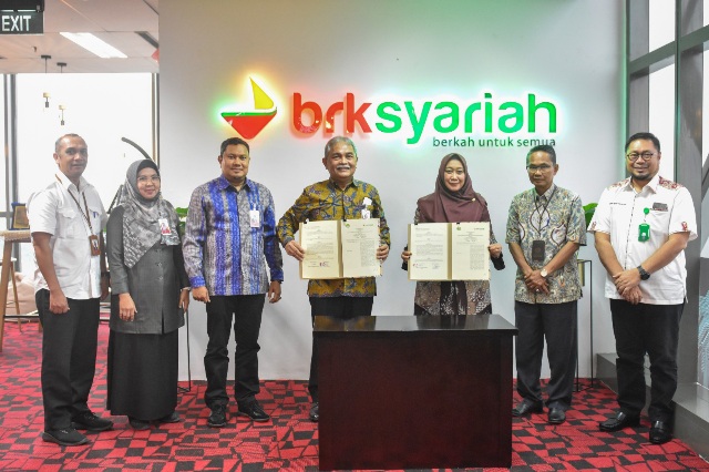 Universitas Riau Teken MOU dan PKS dengan BRK Syariah