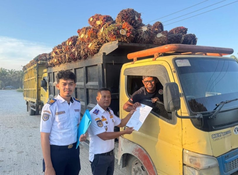 Dishub Siak Imbau Truk Angkutan Barang Tidak Melintas pada Jam Sekolah