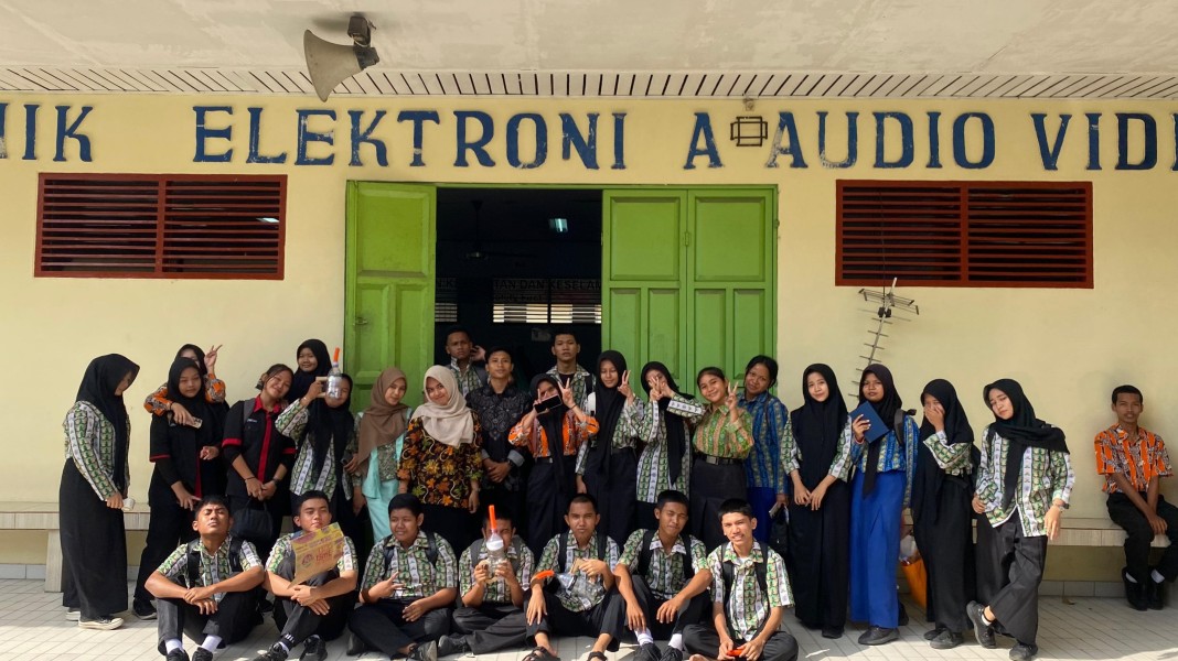 SMK Negeri 5 Pekanbaru Bikin Vacuum Cleaner Sederhana