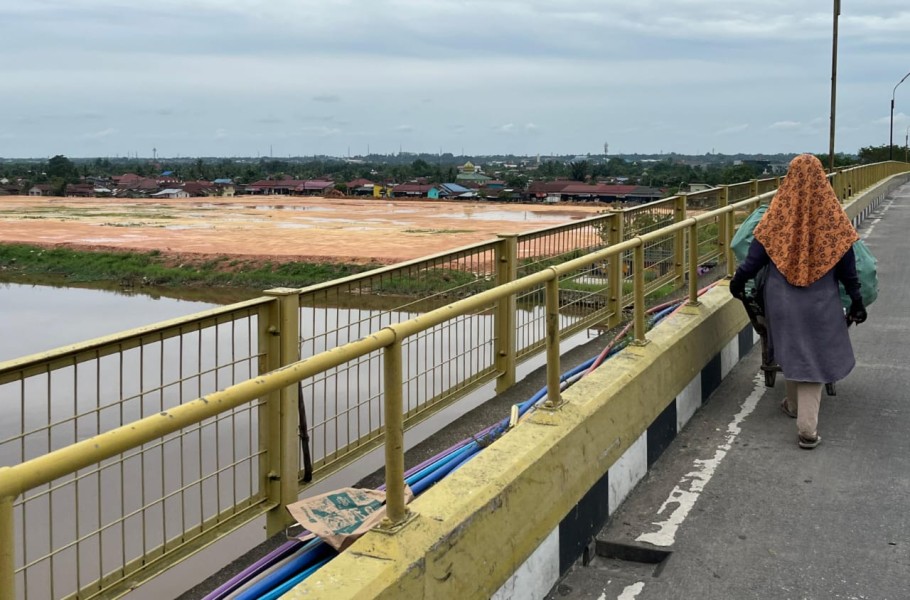 Menganggu Pejalan Kaki, Kabel di Jembatan Siak 1 Dipindahkan