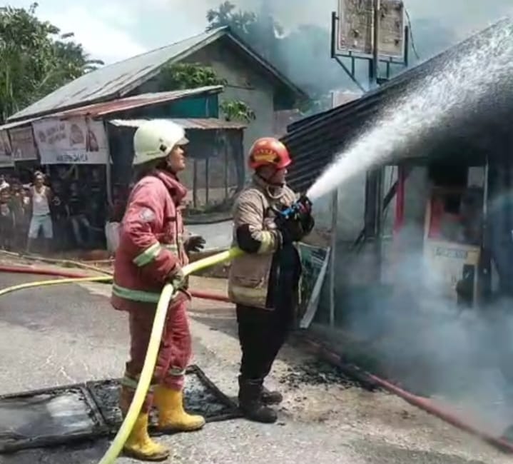 Empat Rumah Ludes Terbakar, Kerugian Capai Rp700 Juta