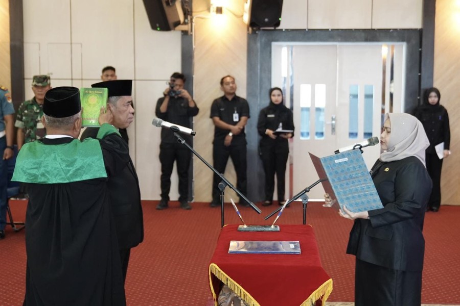 Lantik Kepala Dinas PMD Bengkalis, Kasmarni Tekankan Tata Kelola Pemerintahan yang Kuat