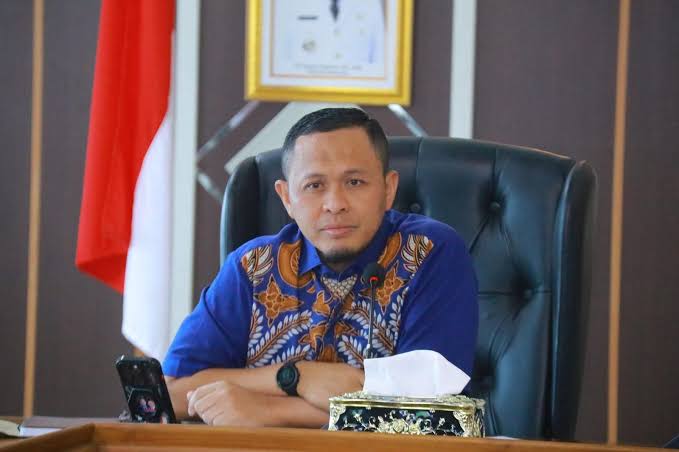 Wako Pekanbaru Kritisi Penurunan Target Pajak Reklame 2025
