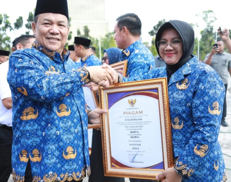 Terima Penghargaan UHC, Bupati Afni: Bukti Nyata Siak Komit Tingkatkan Pelayanan Kesehatan