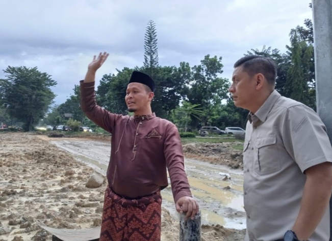Lampu Lalin Simpang Sudirman-Arifin Achmad Gunakan Teknologi AI